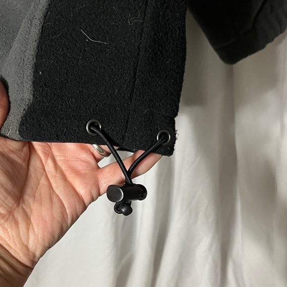 Free Country Black and Gray Heavy Jacket /Reversible - Picture 12 of 13